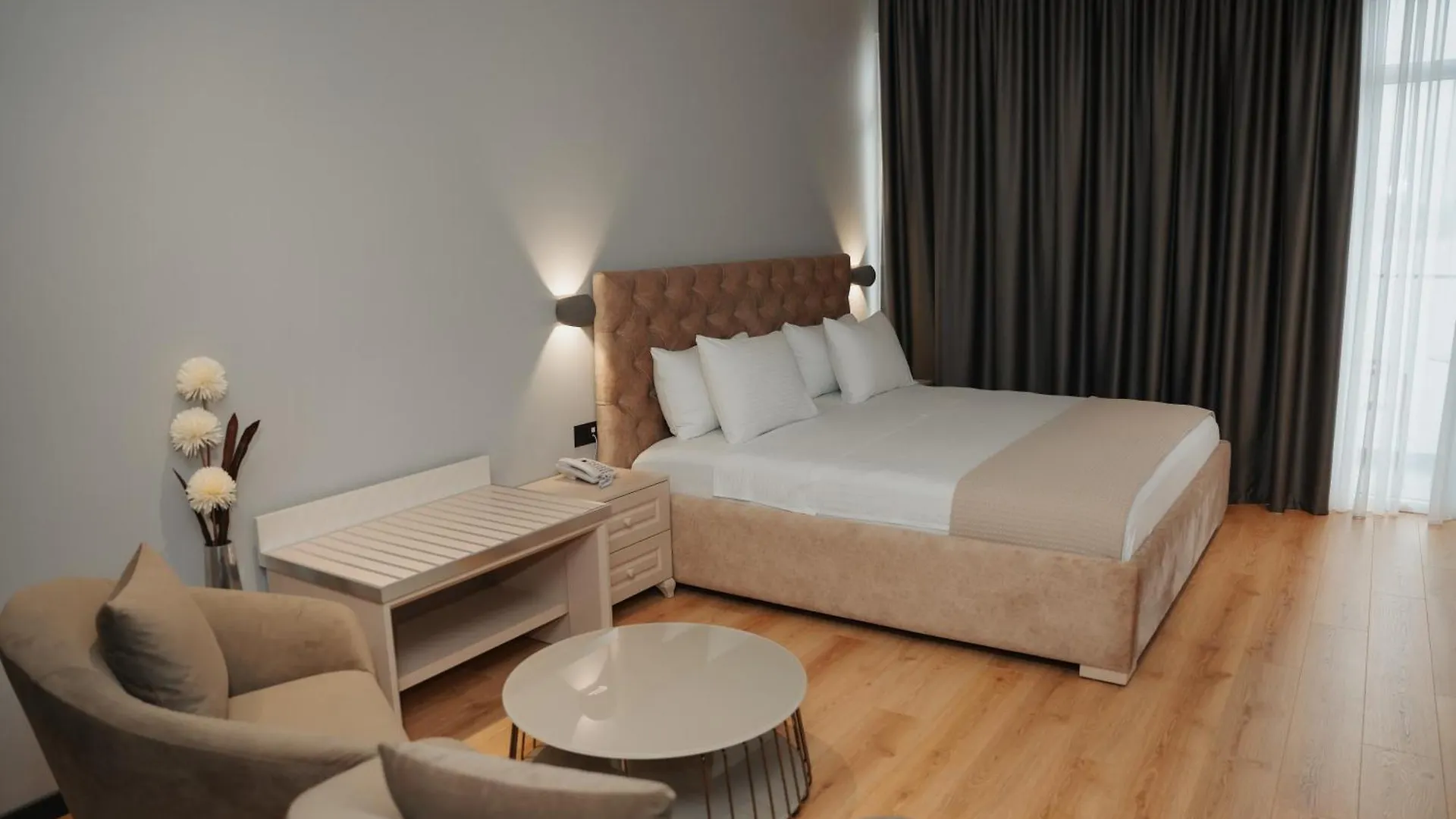 סרנדה Toer Hotel & Spa